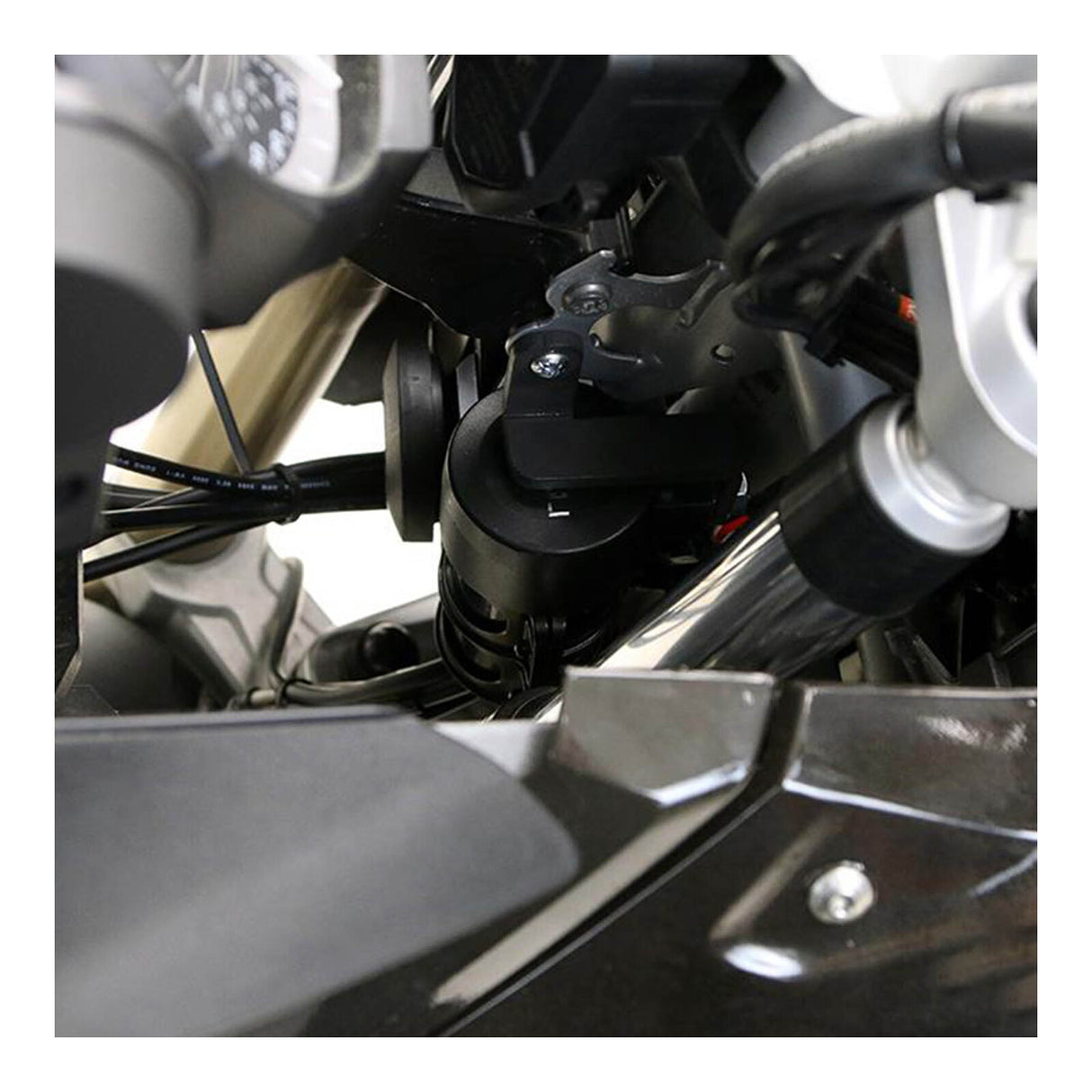 Denali Compact Horn Mount Bracket (M6) - BMW R1200GS '13-'16
