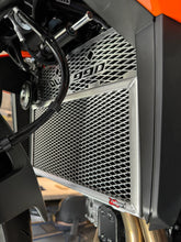 Load image into Gallery viewer, KTM 990 Duke 2024-25 Radiator Guard