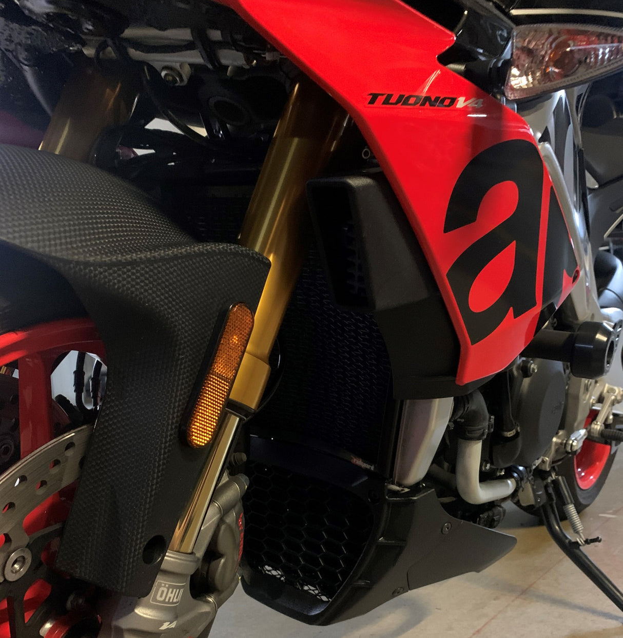 Aprilia Tuono V41100 RR / Factory 2017 - 2023 Radiator Guard & Oil Set
