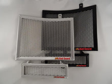 Load image into Gallery viewer, Triumph Speed Triple 1050 S/ R / RS 2016 - 2022 Radiator Guard & Oil Guard Set