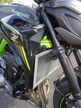 Load image into Gallery viewer, Kawasaki Z900 2017-2023 Radiator Guard