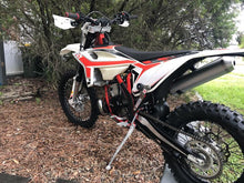 Load image into Gallery viewer, Steg Pegz- SP74 2020-2025 Beta 125 TO 500 RR - 2 & 4 Stroke models