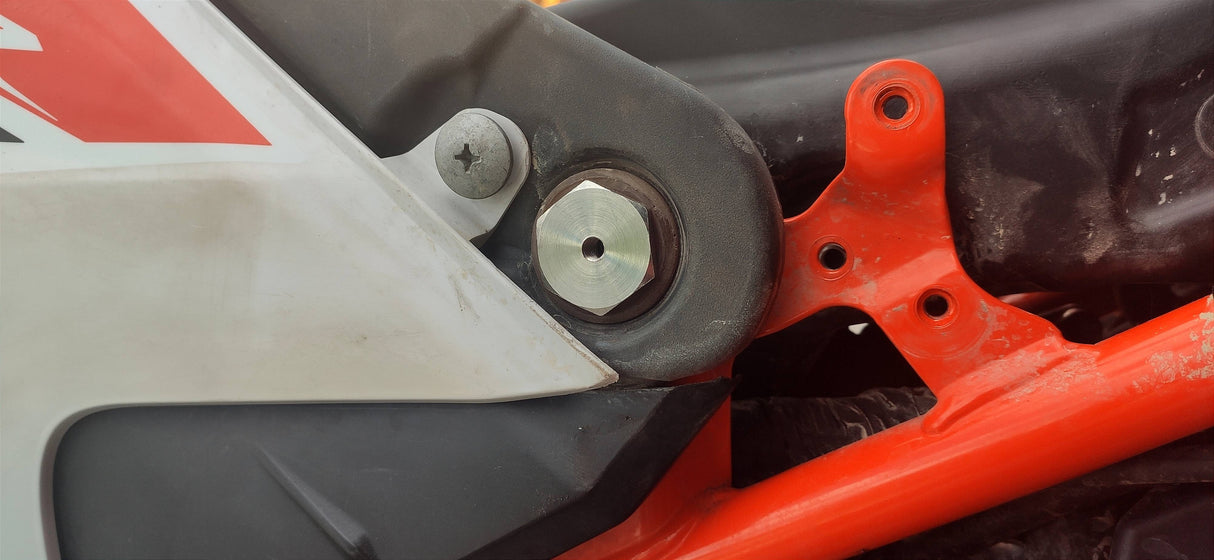 KTM 690 / Husqvarna 701 / GasGas 700 Upper Subframe (Tank) Reinforcement Bolt Set