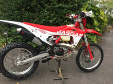 Load image into Gallery viewer, Steg Pegz SP46 2021-2023 GAS GAS - All EC/EX/MC 2 stroke &amp; 4 stroke 125/250/300/350/450