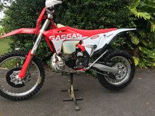 Load image into Gallery viewer, Steg Pegz SP46 2021-2023 GAS GAS - All EC/EX/MC 2 stroke &amp; 4 stroke 125/250/300/350/450