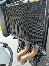 Load image into Gallery viewer, Suzuki GSX-8S 2023-2024 Radiator Guard