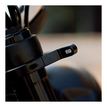 Load image into Gallery viewer, Oxford Darkturner - Sequential Fork-Mounted Indicators