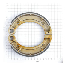 Load image into Gallery viewer, WHITES BRAKE SHOES