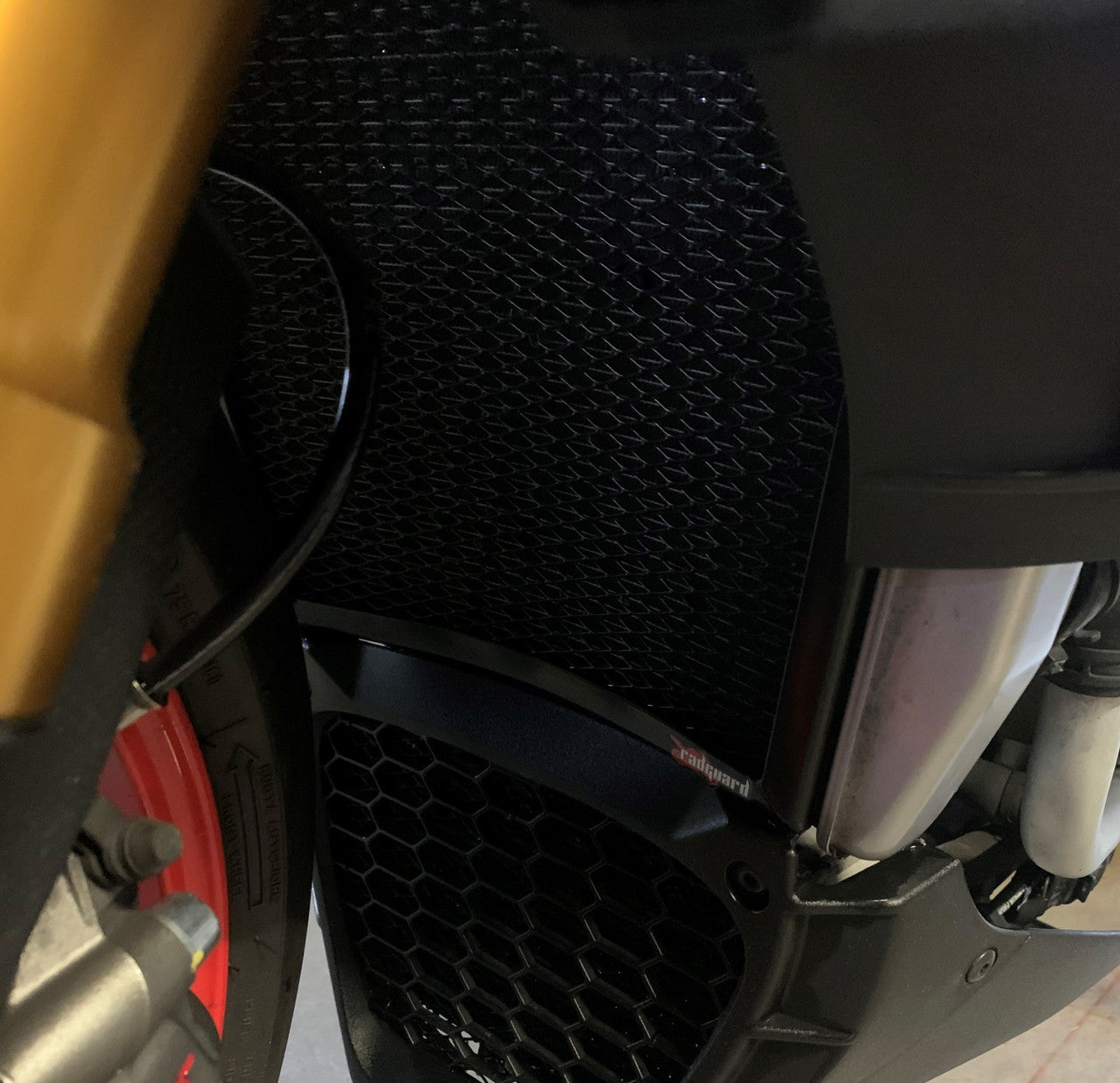 Aprilia Tuono V41100 RR / Factory 2017 - 2023 Radiator Guard & Oil Set